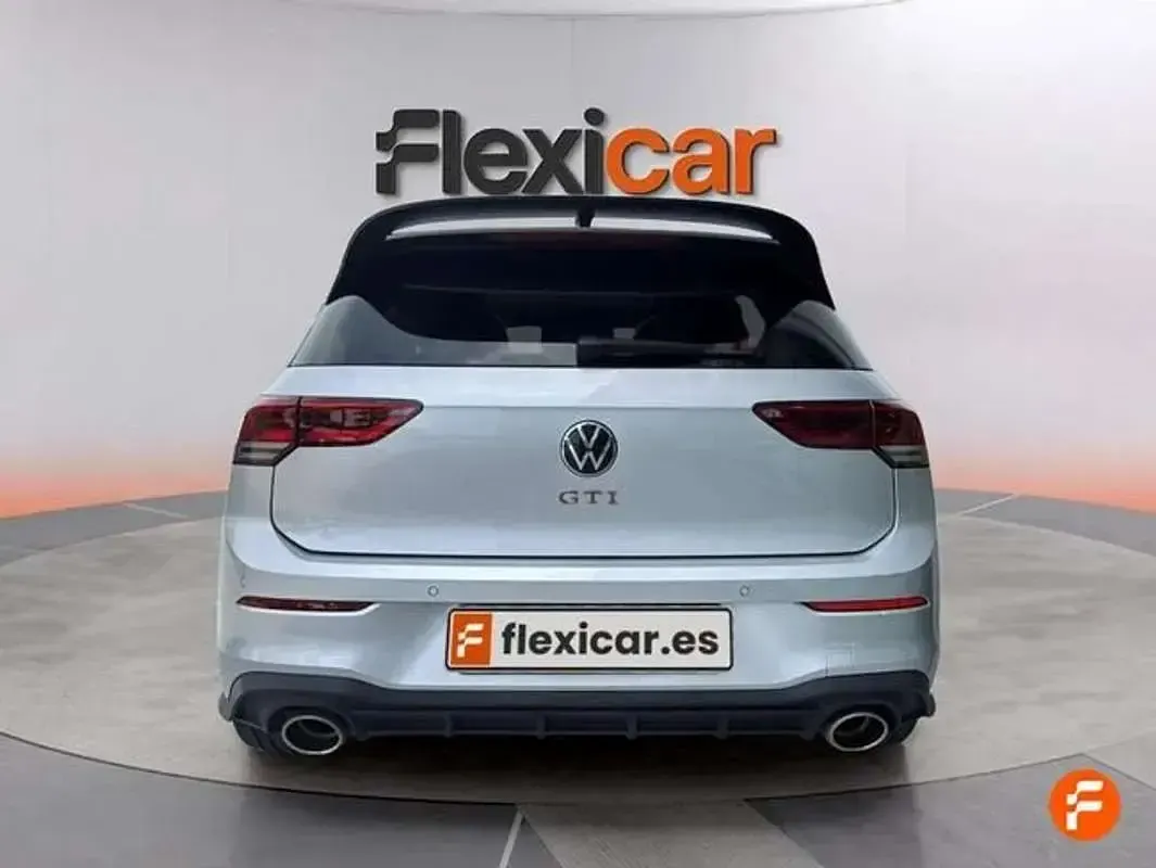 Usado VW Golf VIII GTI 301 CV (221 kW) 2022 Gris Utilitario