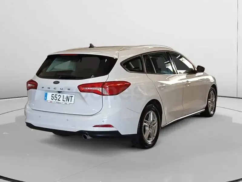 Usado Ford Focus Trend 120 CV (88 kW) 2021 Blanco Berlina