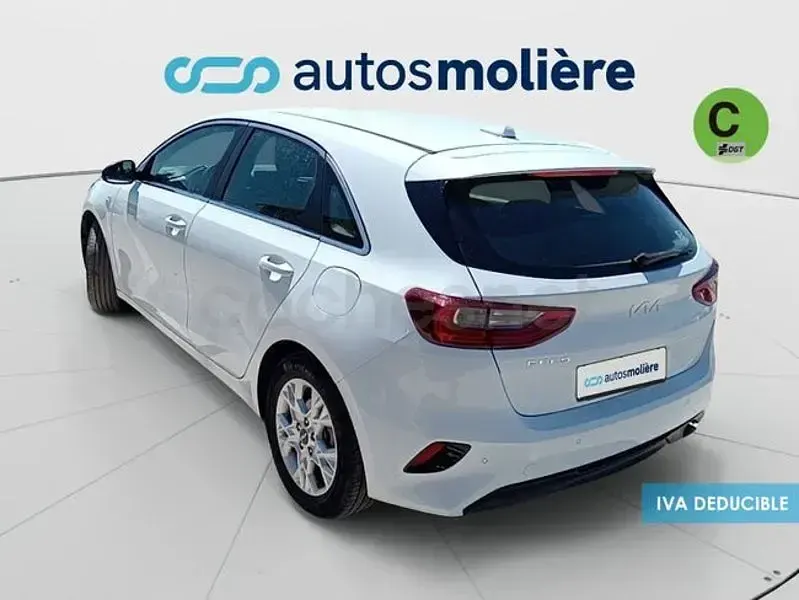 Usado Kia Ceed 100 CV (73 kW) 2022 Blanco Utilitario
