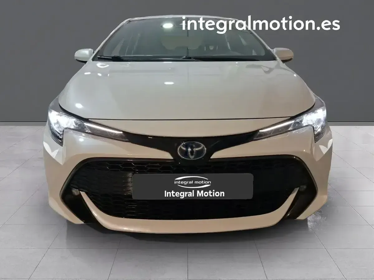 Usado Toyota Corolla Active 122 CV (89 kW) 2019 Blanco Berlina