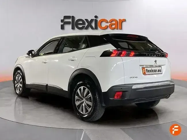 Usado Peugeot 2008 Active 100 CV (73 kW) 2021 Blanco SUV