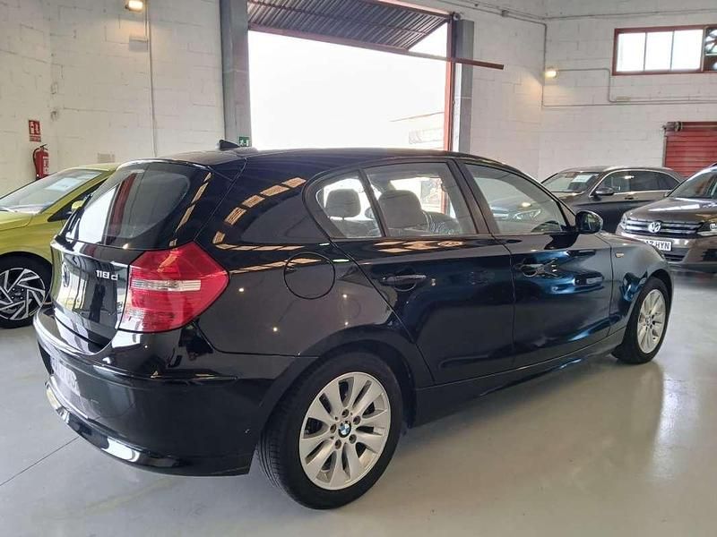 Usado BMW 118 Comfort Edition 143 CV (105 kW) 2009 Negro Utilitario