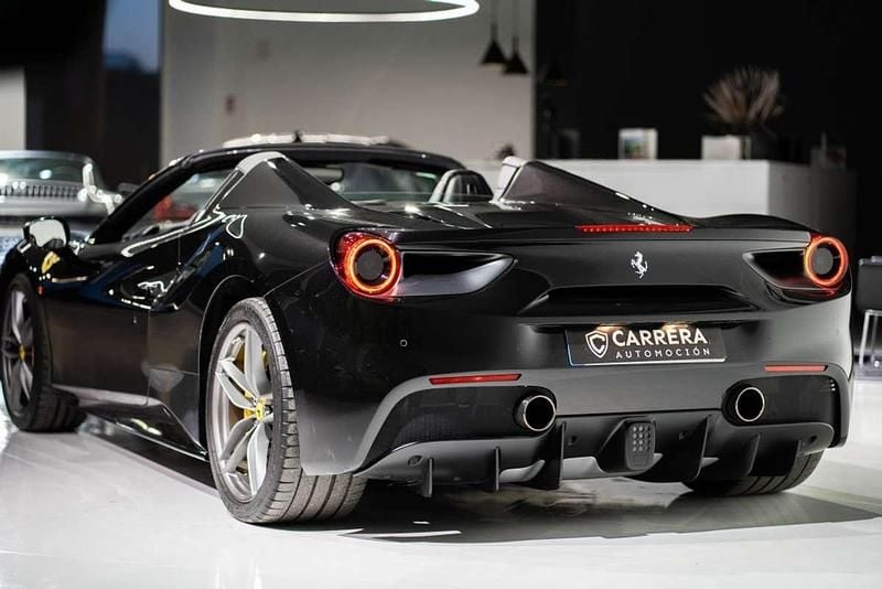 Usado Ferrari 488 670 CV (492 kW) 2016 Negro Descapotable