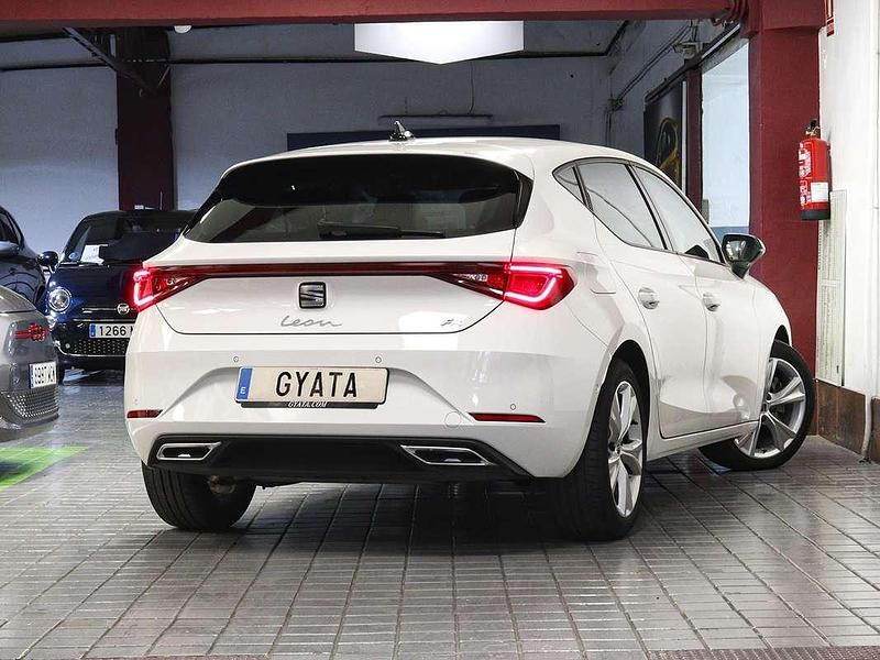 Brugt Seat Leon FR 150 HK (110 kW) 2022 Hvid Hatchback