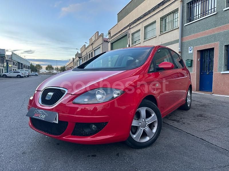 Rojo Usado 2007 Seat Altea Reference Monovolumen | 5200 € (Precio justo) - Imagen 1/4