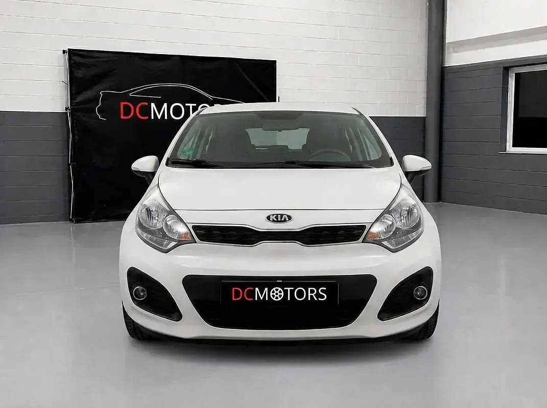 Usado Kia Rio 86 CV (63 kW) 2014 Blanco Utilitario