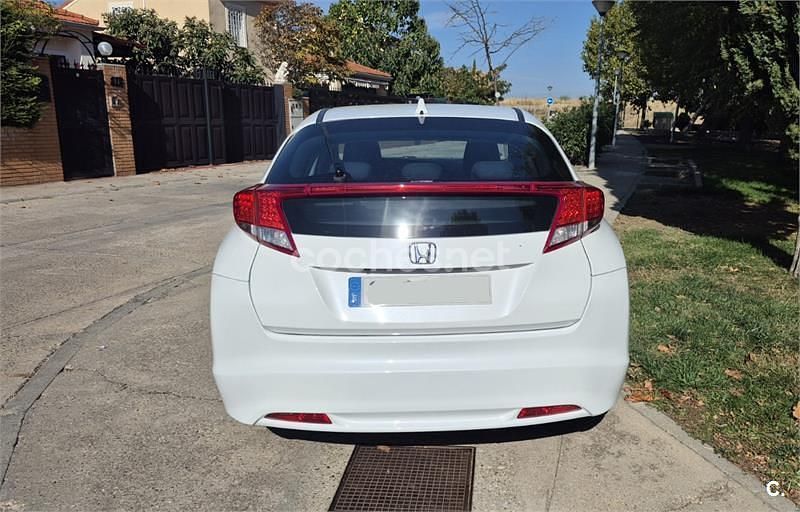 Usado Honda Civic Sport 100 CV (73 kW) 2012 Blanco Berlina