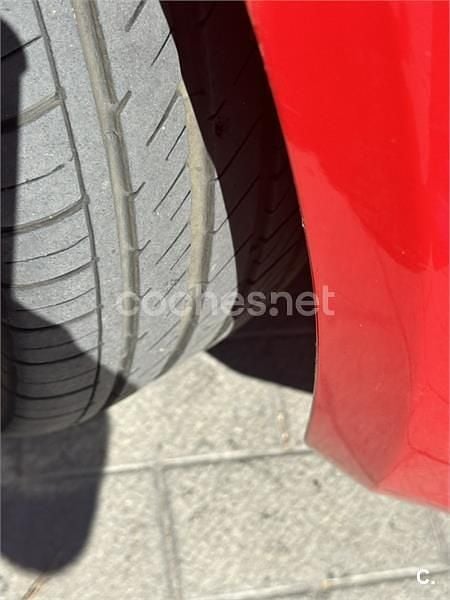 Rojo Usado 2007 Fiat Grande Punto Sport Utilitario | 4000 € (Precio justo) - Imagen 1/4