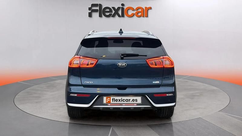 Begagnad Kia Niro 141 HK (103 kW) 2018 Blå SUV