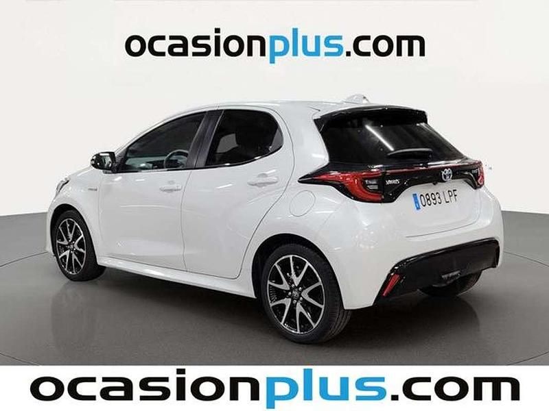 Usado Toyota Yaris Hybrid Style 116 CV (85 kW) 2021 Blanco Utilitario