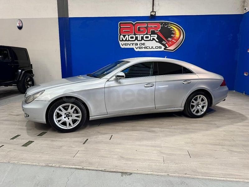 Usado Mercedes CLS320 224 CV (164 kW) 2007 Gris / plata Berlina