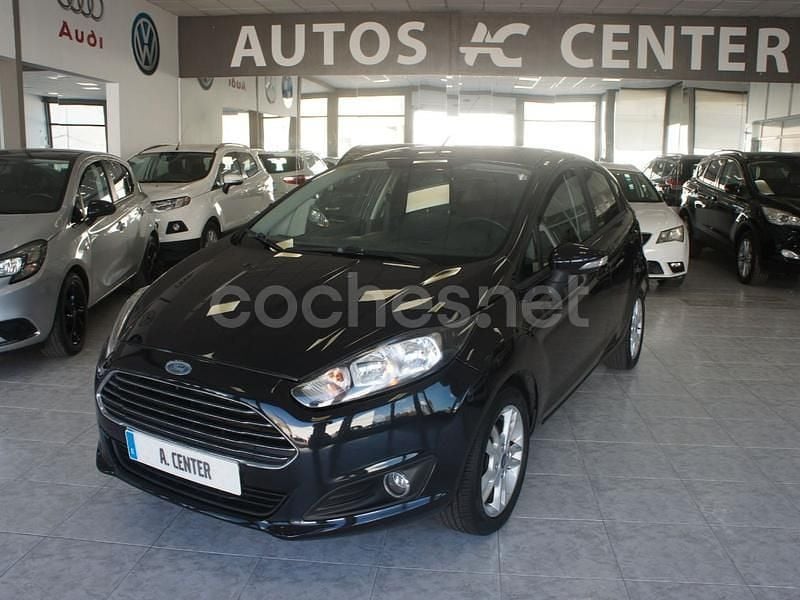 Usado Ford Fiesta Trend 82 CV (60 kW) 2015 Negro Utilitario