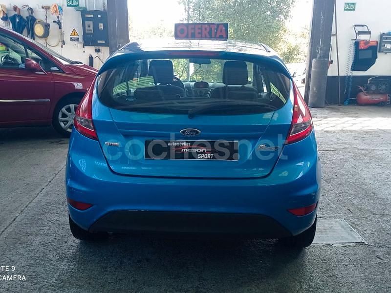 Usado Ford Fiesta Titanium 70 CV (51 kW) 2011 Azul Utilitario