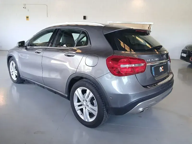 Begagnad Mercedes GLA200 Urban 156 HK (114 kW) 2015 Grå SUV