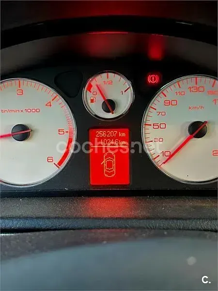Usado Peugeot 407 Sport 136 CV (100 kW) 2006 Negro Familiar