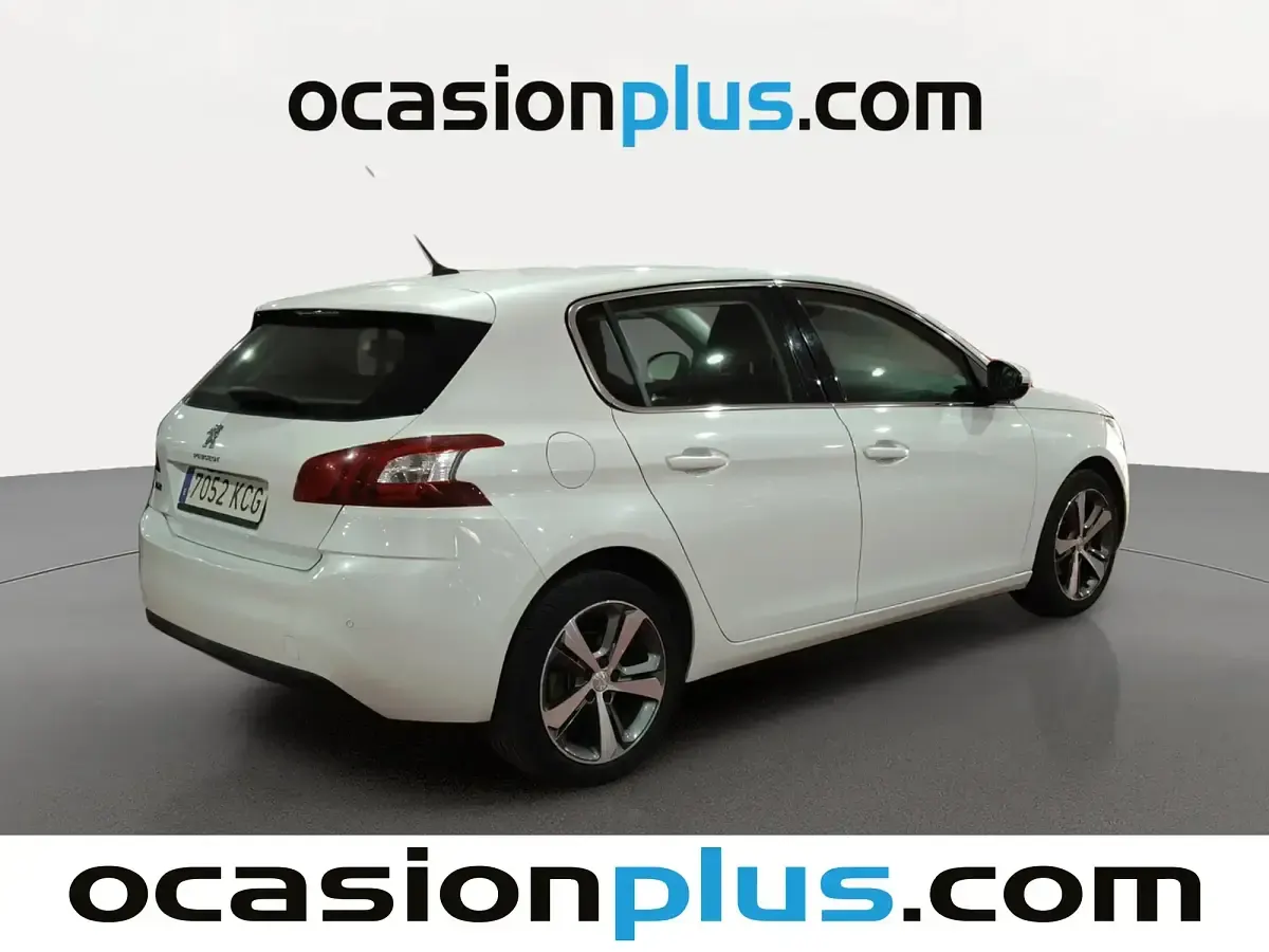 Usado Peugeot 308 Allure 120 CV (88 kW) 2017 Blanco Utilitario