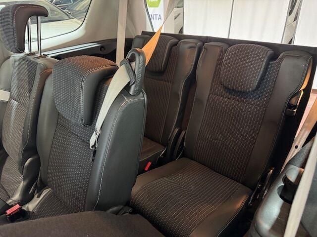 Usado Renault Grand Scénic III Bose Edition 130 CV (95 kW) 2011 Negro Monovolumen