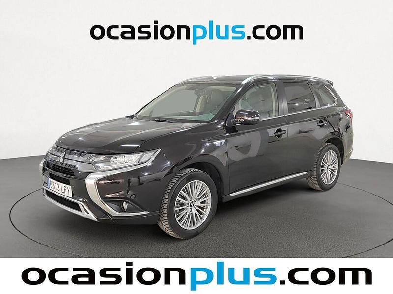 Negro Usado 2021 Mitsubishi Outlander Motion SUV | 23.082 € (Precio justo) - Imagen 1/4