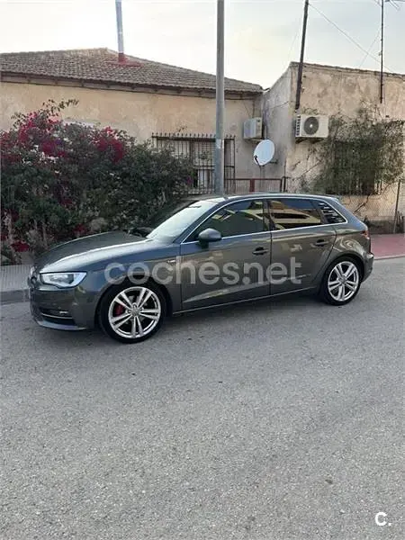 Usado Audi A3 Attraction 150 CV (110 kW) 2013 Gris / plata Berlina