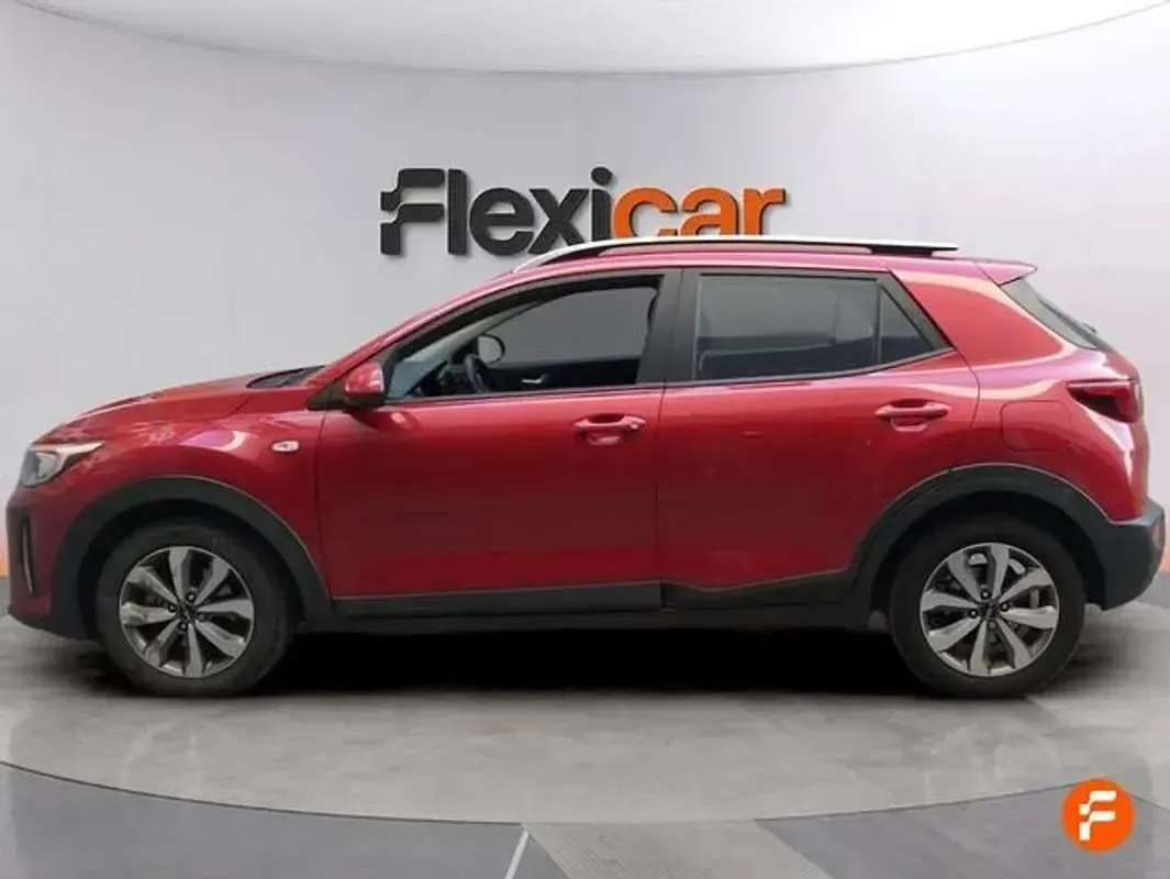 Usado Kia Stonic 101 CV (74 kW) 2022 Rojo SUV