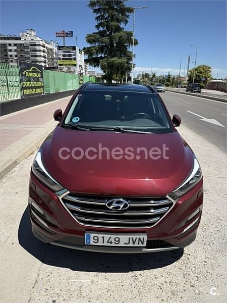 Granate Usado 2016 Hyundai Tucson Style SUV | 22.000 € (Caro) - Imagen 1/4
