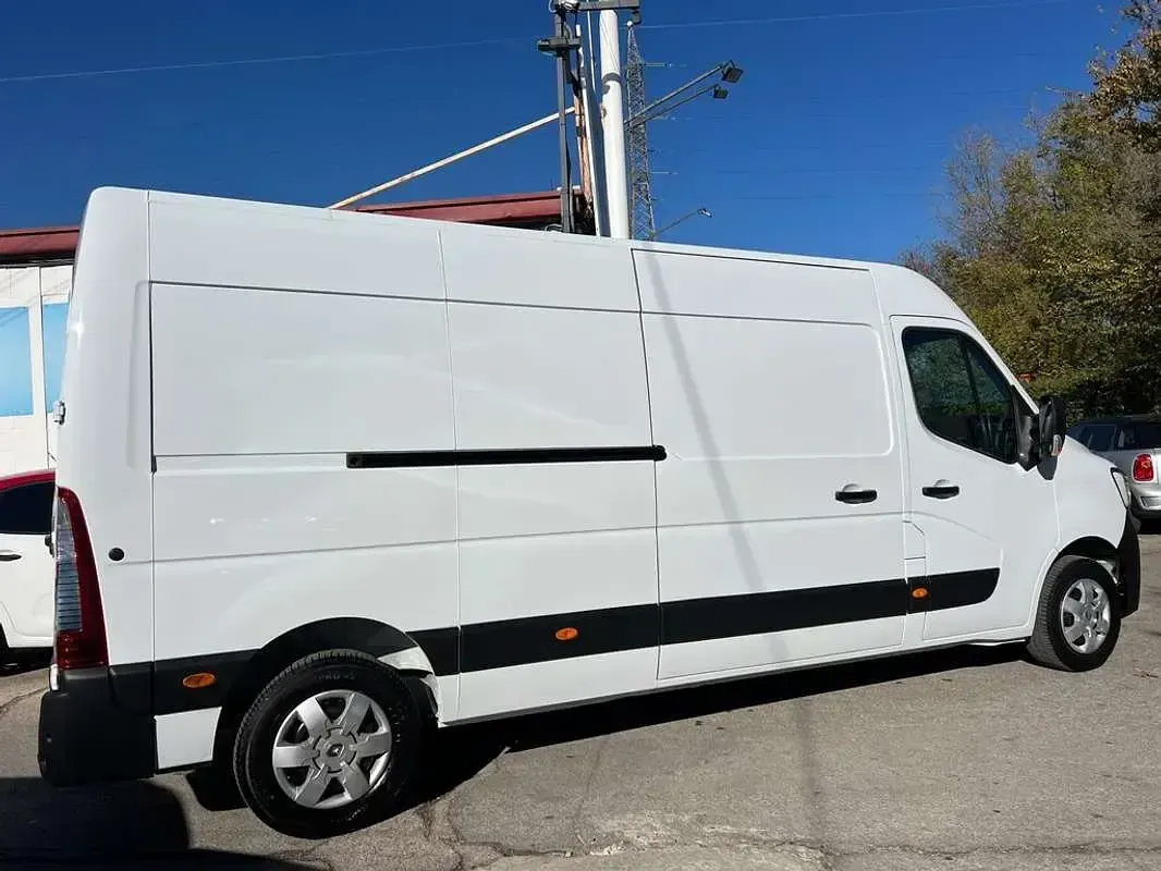Usado Renault Master 150 CV (110 kW) 2023 Blanco Monovolumen
