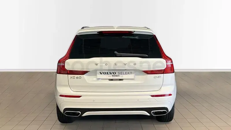 Usado Volvo XC60 R-Design 190 CV (139 kW) 2019 Blanco SUV
