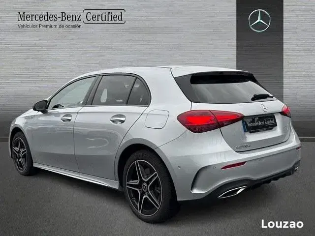 Usado Mercedes A250 218 CV (160 kW) 2025 Plata hightech