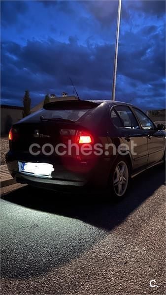 Negro Usado 2002 Seat Leon Sport Berlina | 3850 € (Precio justo) - Imagen 1/1