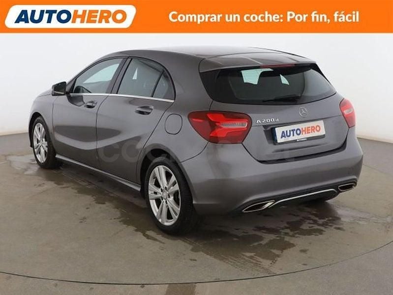 Usado Mercedes A200 Urban 136 CV (100 kW) 2017 Gris / plata Berlina