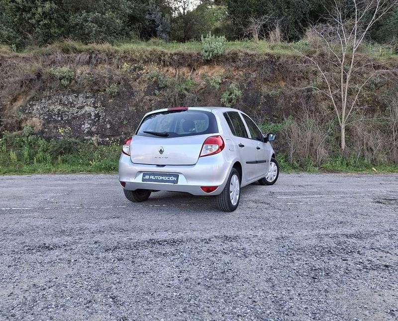 Usado Renault Clio II Expression 75 CV (55 kW) 2011 Utilitario