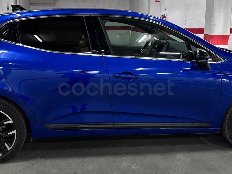 Nuevo Renault Clio V Techno 100 CV (73 kW) 2025 Azul Berlina