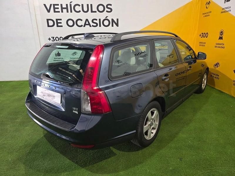 Usado Volvo V50 Kinetic 109 CV (80 kW) 2010 Gris / plata Familiar