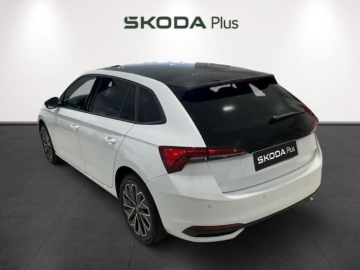 Blanco Usado 2025 Skoda Scala Utilitario | 24.990 € (Precio justo) - Imagen 1/4