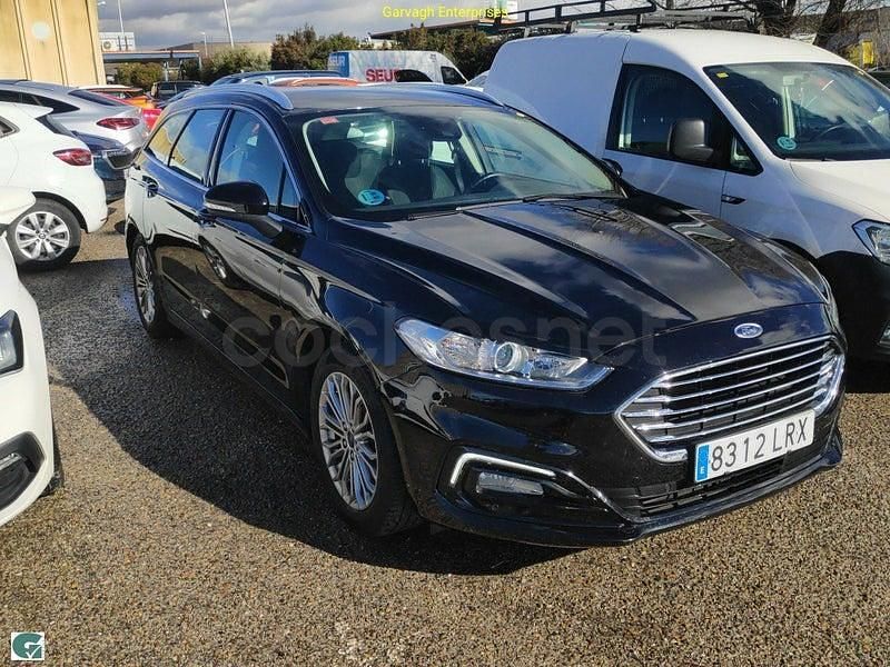 Usado Ford Mondeo Titanium 187 CV (137 kW) 2021 Negro Familiar