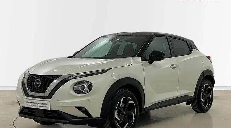 Usado Nissan Juke N-Connecta 114 CV (83 kW) 2023 Lunar white midnight black SUV