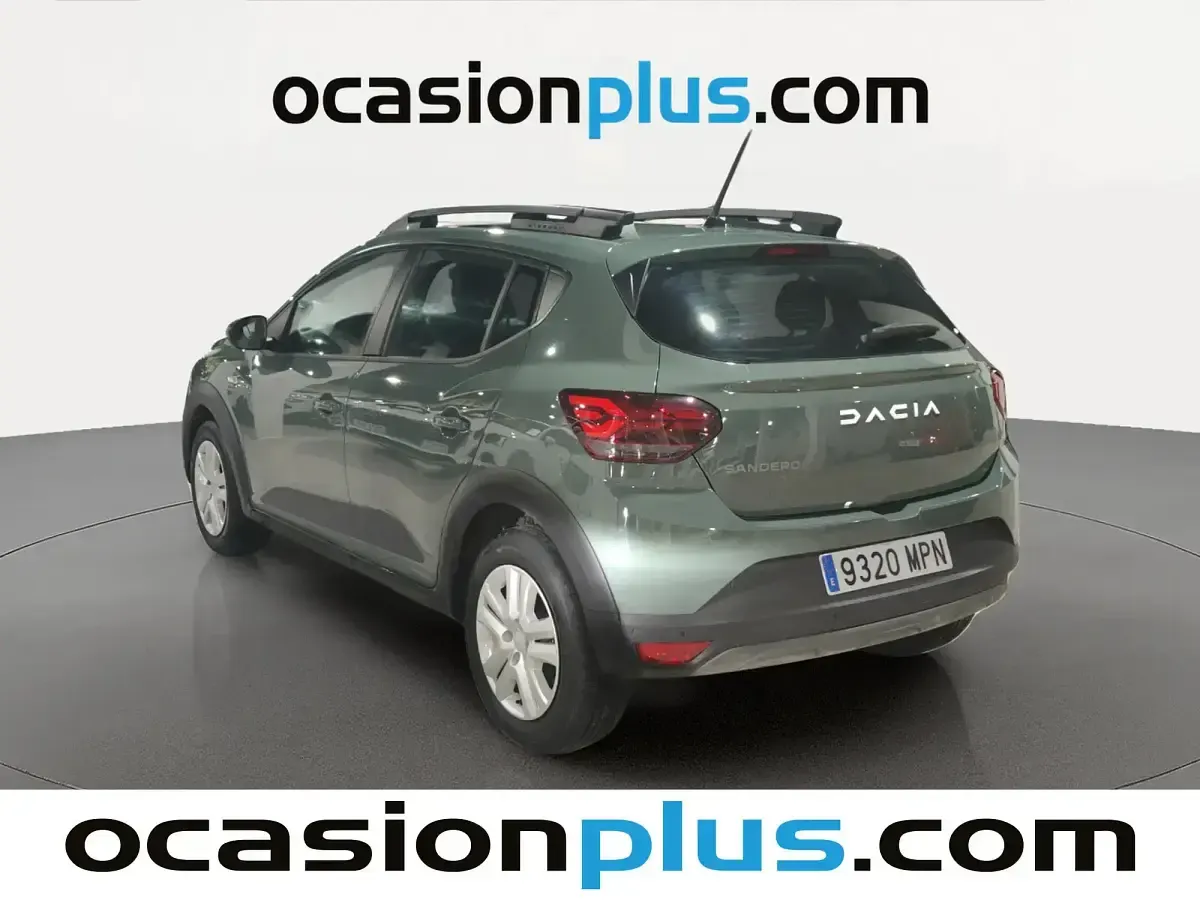 Usado Dacia Sandero Expression 101 CV (74 kW) 2024 Verde Berlina