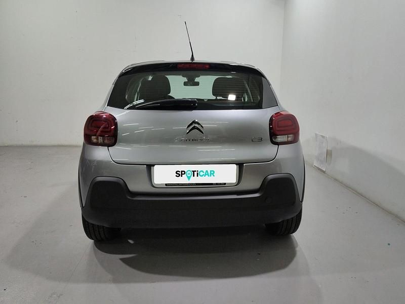 Usado Citroën C3 Feel 83 CV (61 kW) 2021 Gris Utilitario
