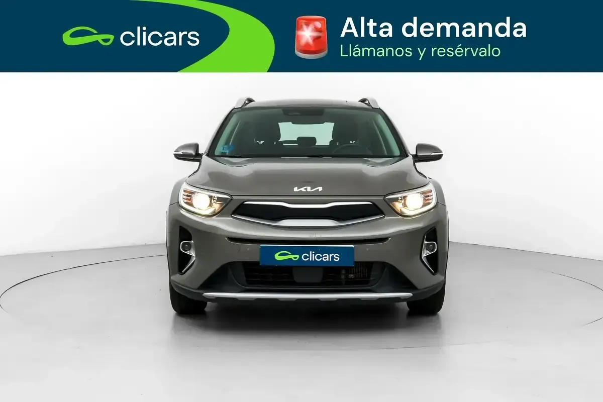 Usado Kia Stonic 120 CV (88 kW) 2023 Verde SUV