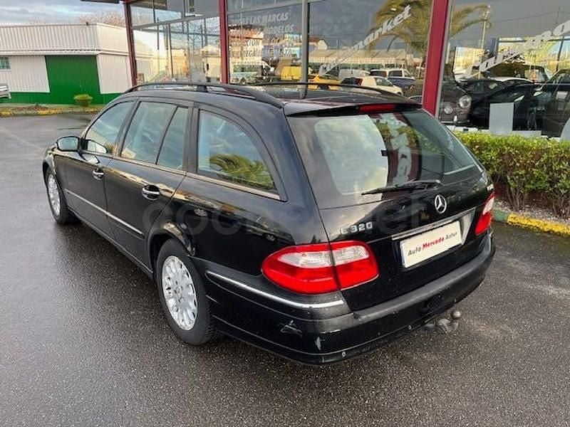 Käytetty Mercedes E320 Elegance 204 HP (150 kW) 2003 Musta Farmari