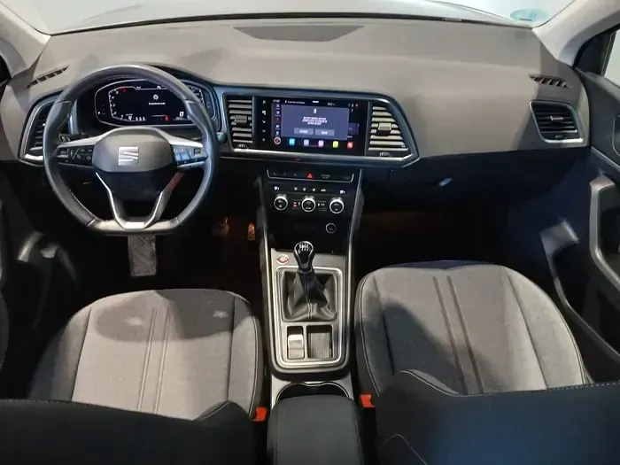 Usado Seat Ateca Style 150 CV (110 kW) 2025 Gris plata SUV
