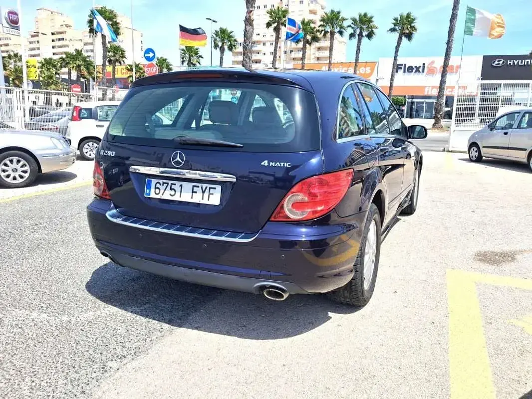 Usado Mercedes R280 231 CV (169 kW) 2008 Azul Familiar