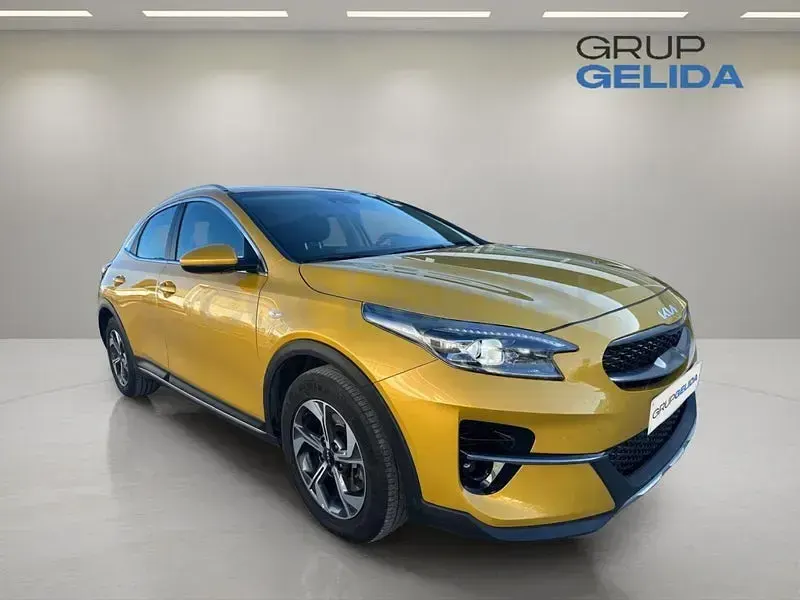 Usado Kia XCeed 120 CV (88 kW) 2022 Amarillo SUV