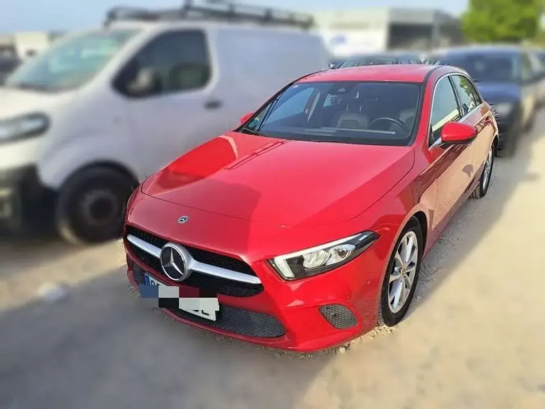 Usado Mercedes CLA200 150 CV (110 kW) 2019 Rojo Coupe