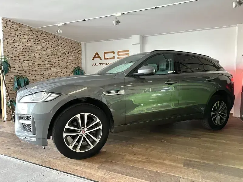 Usado Jaguar F-Pace R-Sport 180 CV (132 kW) 2019 Gris / plata SUV