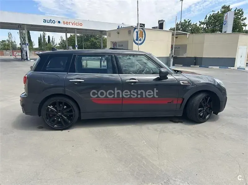 Usado Mini John Cooper Works Clubman 231 CV (169 kW) 2017 Gris / plata Familiar
