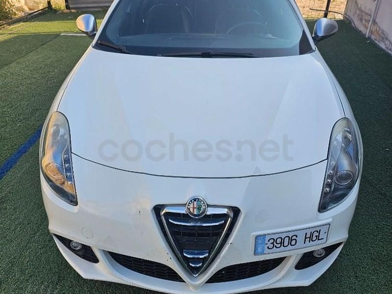 Usado Alfa Romeo Giulietta Distinctive 140 CV (102 kW) 2012 Blanco Utilitario