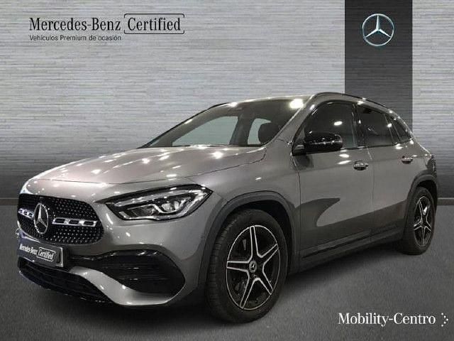 Usado Mercedes GLA200 AMG line 163 CV (119 kW) 2022 Mountaingrau  met. SUV