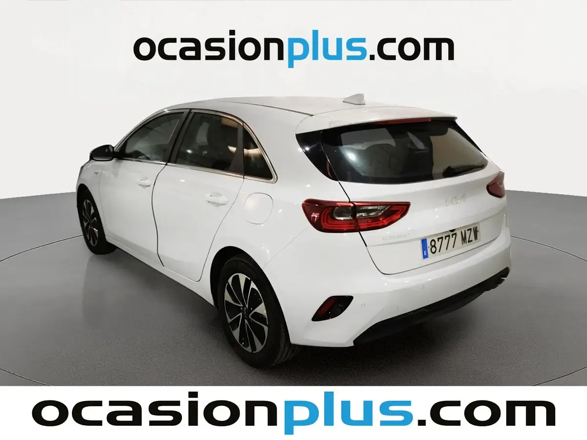 Usado Kia Ceed 101 CV (74 kW) 2025 Blanco Utilitario