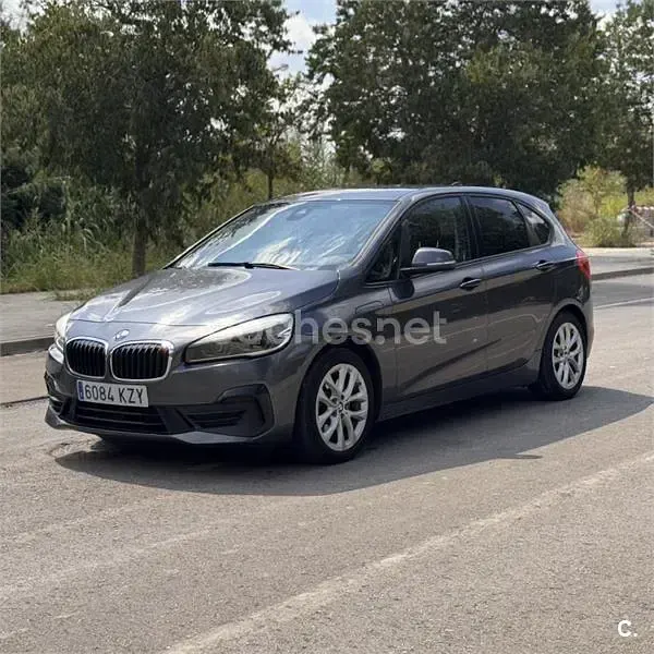 Usado BMW 225 Active Tourer iPerformance 224 CV (164 kW) 2019 Gris / plata Monovolumen